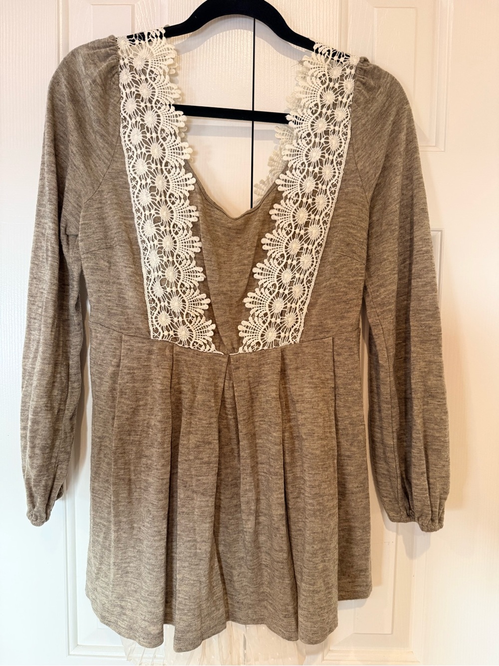 Ryu Lace Trim V-Neck Long Sleeve Tunic Top White Trim Taupe Embellished Back